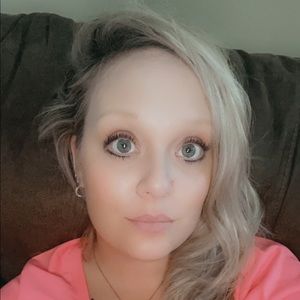 Meet your Posher, Holly